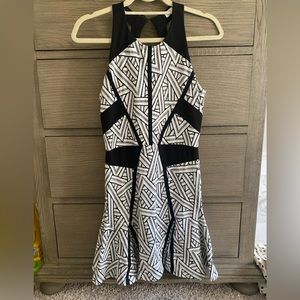 Parker Black/White Printed Stretchy Dress in size Medium